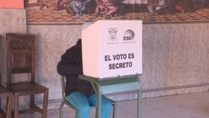 Abren colegios electorales en Ecuador con garantías de transparencia del CNE