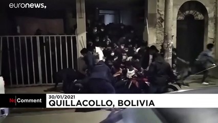 Bolivya'da polisin baskın düzenlediği kaçak gece kulübünde izdiham