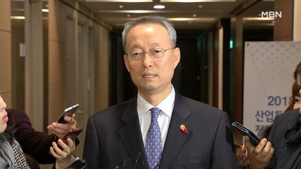 '월성원전 의혹 핵심' 백운규 전 장관 구속영장 청구