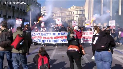 Ένταση και χημικά στο πανεκπαιδευτικό συλλαλητήριο στην Αθήνα