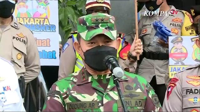 Pangdam Jaya dan Kapolda Metro Sidak Penerapan Prokes di Stasiun Jakarta Kota