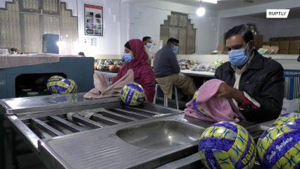 Produção de bola de futebol em crise com a pandemia