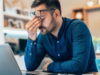 Das hilft bei Kopfschmerzen vor dem Bildschirm