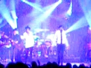 christophe willem avec Lauranne sa choriste ( cigale 2008)