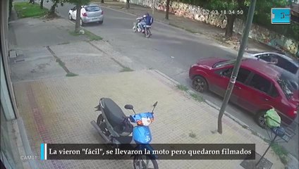La vieron fácil, se llevaron la moto pero quedaron filmados
