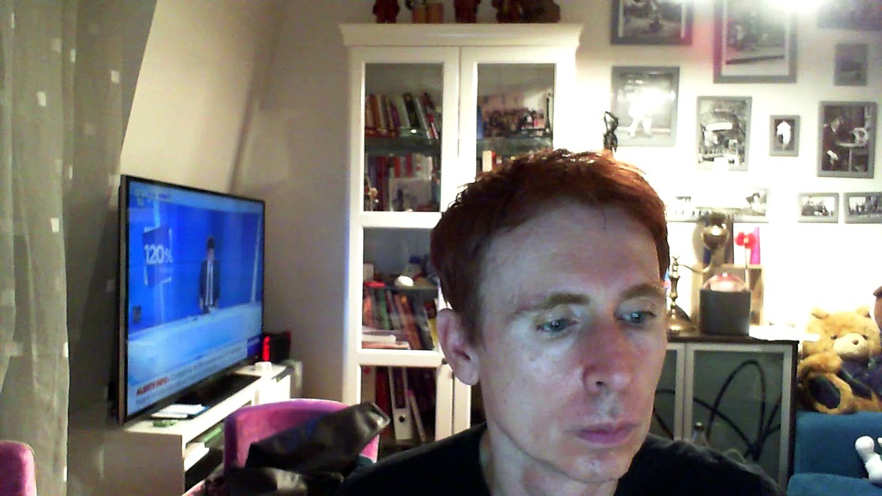 Wiwi égratigne "to turn the stone"