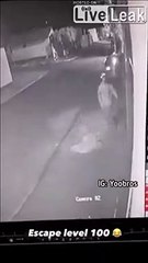 Un voleur de voiture échappe à la police d'une façon incroyable