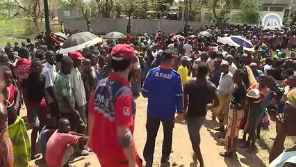 İnsani yardımların ulaştırılamadığı yerlere gitmeye çalışıyorlar