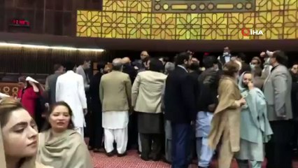 - Pakistan meclisinde arbede