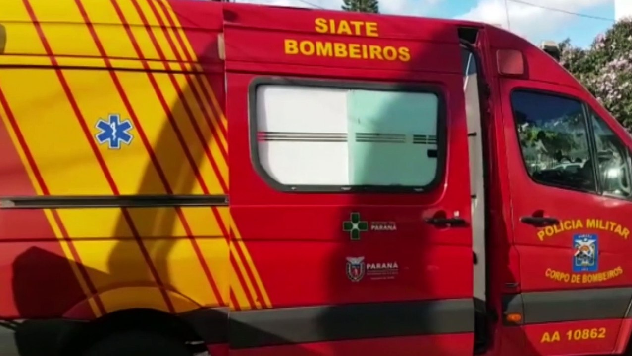 Idosa sofre queda e precisa ser socorrida pelo Siate na Rua Salgado Filho, no Centro