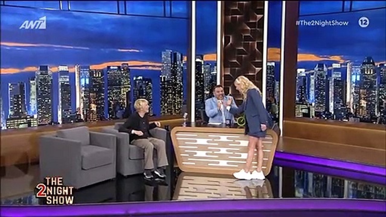 The 2night show: Η Μακρυπούλια «μπούκαρε» στο π...