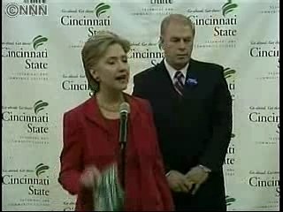 クリントン候補　オバマ候補を痛烈に批判