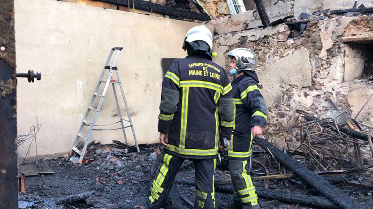 Incendie au château d’Avrillé : 500 m2 de chaix détruits