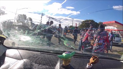 Des motards agressent un automobiliste lors d'un rodéo sauvage