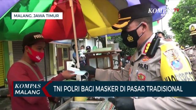 Kasus Covid Terus Naik, TNI Polri Bagi 50 Ribu Masker