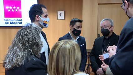 Aguado visita la sede de Cáritas en Getafe