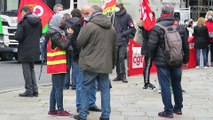 - Fransa'da maaş alamayan hotel işçileri hükümeti ve işvereni protesto etti