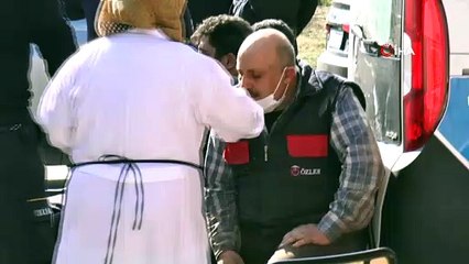 Pamuk deposunda korkutan yangın: 12 işçi dumandan etkilendi