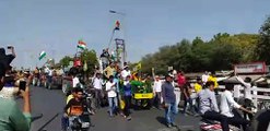 किसान आंदोलन के समर्थन में बाड़मेर में रालोपा ने निकाली ट्रैक्टर रैली, कलक्ट्रेट पर प्रदर्शन