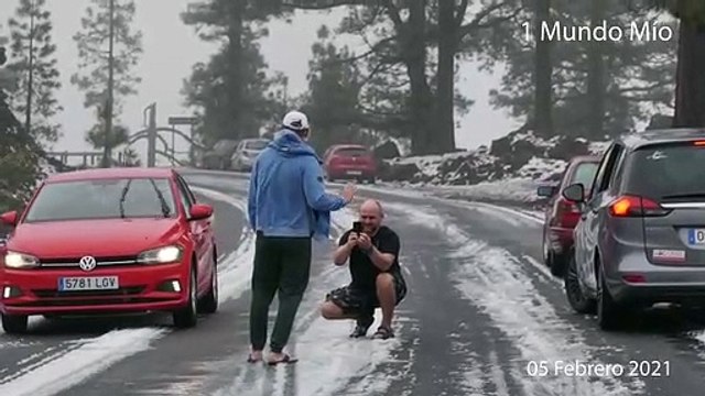 Van al Teide en cholas y pantalón corto en pleno temporal. Mario M. Dobrescu