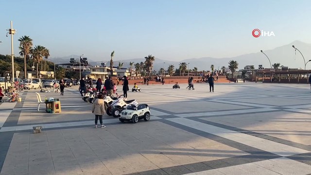 Kısıtlama öncesi Samandağ Sahili tıklım tıklım