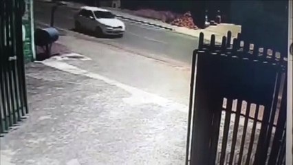 Câmera registra movimentação de carro em que estaria suspeito de homicídio no Cascavel Velho