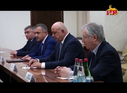 Анатолий Бибилов встретился сегодня с российскими парламентариями