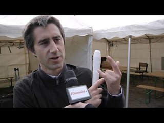 François Ruffin rend hommage à Patrick, ex Goodyear qui y a laissé trois doigts