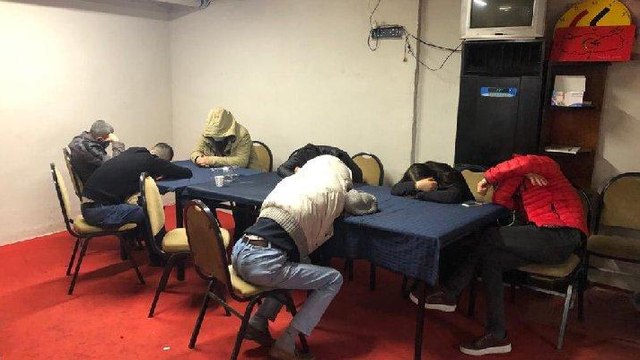 Kumar oynarken yakalandılar: Ceza yağdı