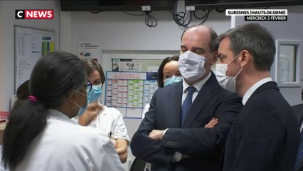 Jean Castex défend le système de santé