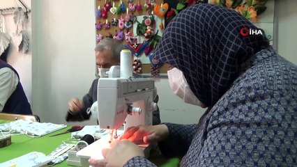 Maske dikerek psikolojik problemlerinden kurtuluyorlar