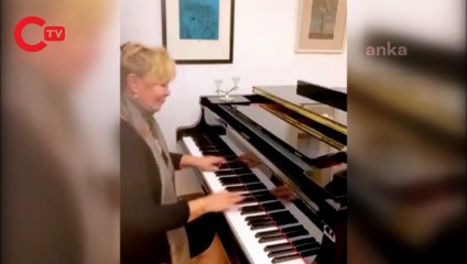 Ünlü Piyanist Gülsin Onay Boğaziçili öğrenciler için Türk Marşı'nı çaldı