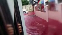 - Endonezya’da sel suları atık boya ile karıştı, sokaklar kırmızıya büründü