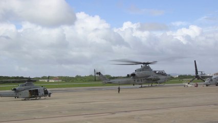 Watch US Marine Attack Helicopters Fly in Formation