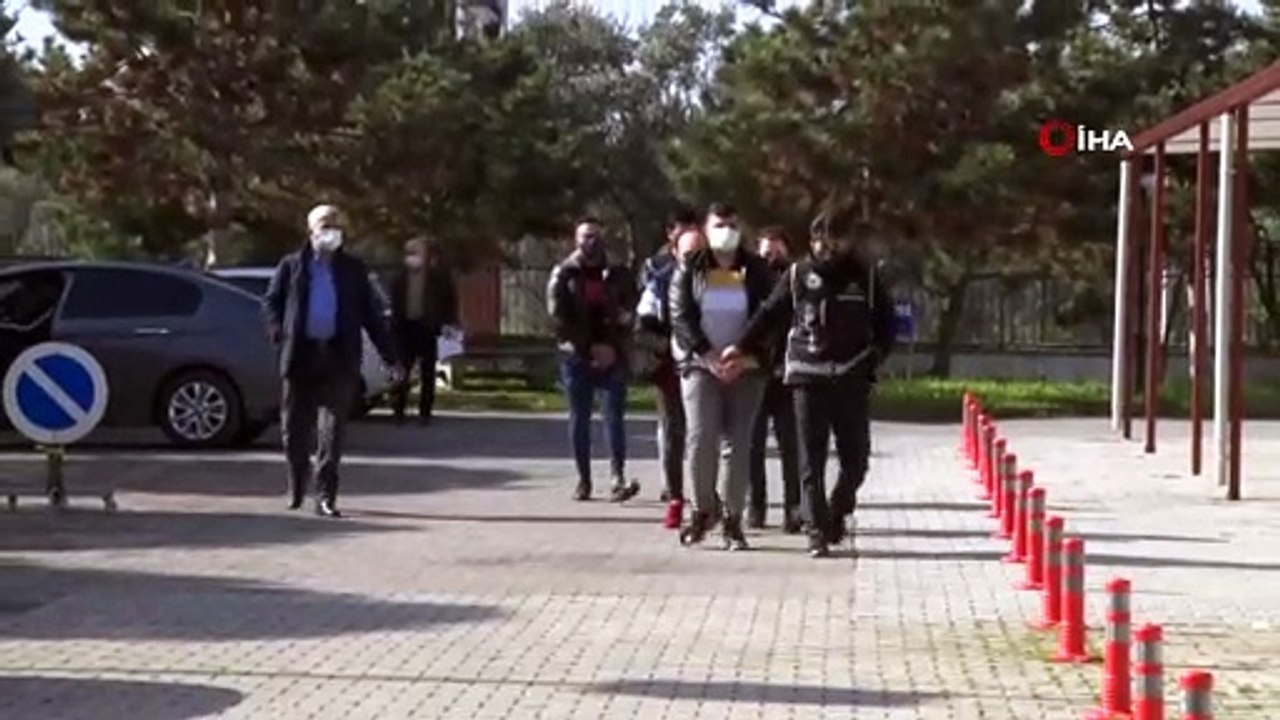 Yabancılara sahte evraklarla ikamet izni aldıran 3 kişi yakalandı