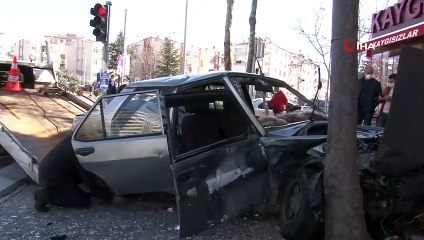 Sokağa çıkma kısıtlamasında feci kaza: 3 yaralı