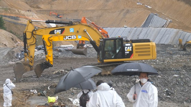 Continúan las labores de búsqueda en el vertedero de Zaldíbar, un año después del derrumbe