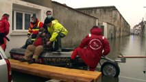 Charente-Maritime: à Saintes inondée, de nombreux habitants sont évacués