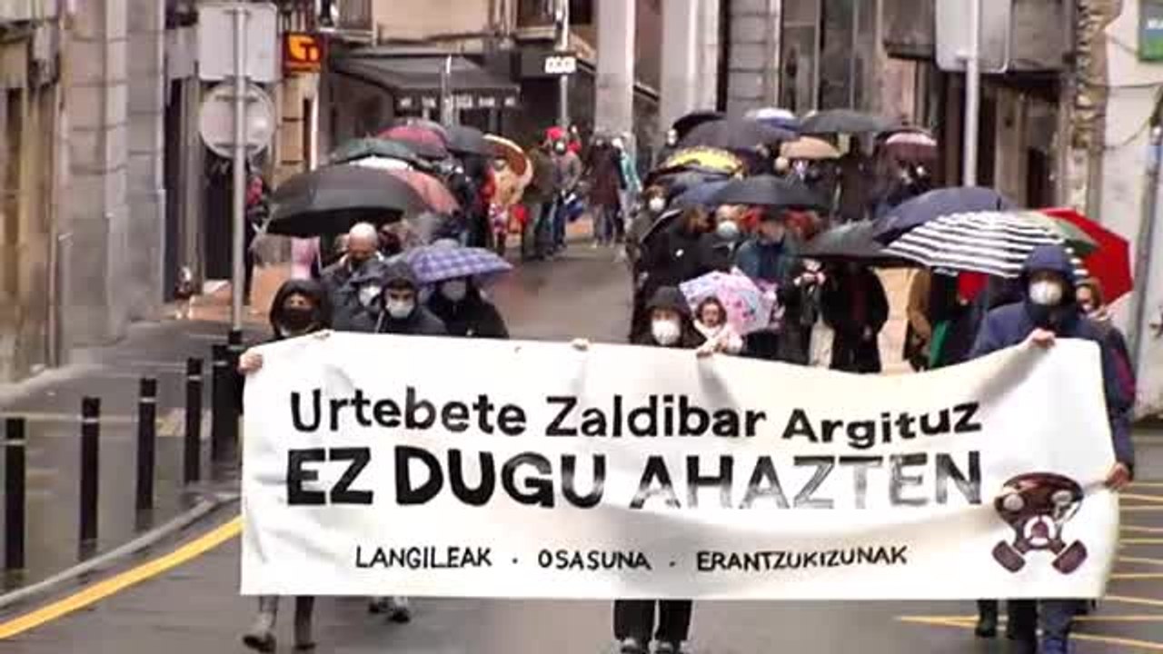 Decenas de vecinos de Eibar demandan respuestas un año después del derrumbe en el vertedero de Zaldibar