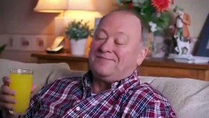 Two Doors Down S01E04