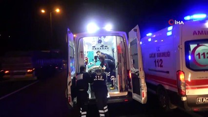 Tırın arkasına saplanan otomobil kağıt gibi yırtıldı: 1 ölü, 1 yaralı