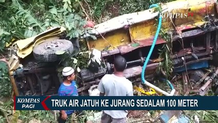 Truk Air Jatuh ke Jurang Sedalam 100 Meter