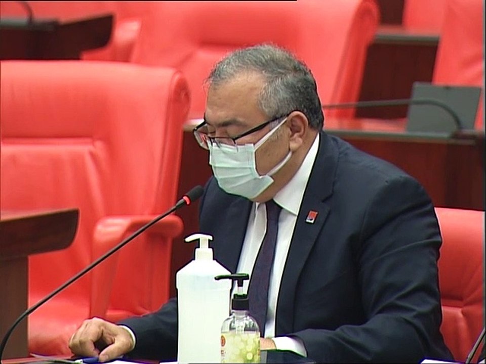 AKP iktidarı, istihdam sağlayıcı yatırımlar yerine Aydın'da sadece Millet Bahçesi açıyor. Vatandaşın içtiği çayın parasını ödeyecek gücü yok! Aydınımız devlet yatırımları konusunda 81 il içinde 77. sırada. Aydınlı hemşerilerim ilk seçimde hesabını soracak