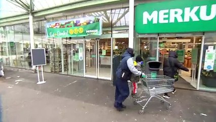 Lucha desigual en Europa contra la COVID, unos endurecen las medidas y otros las suavizan