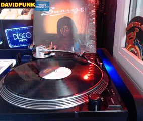 SUNRIZE - who's stickin it (1982)