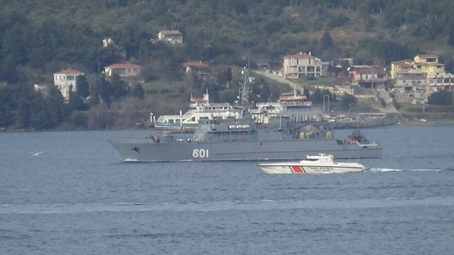 Rus mayın tarama gemisi Çanakkale Boğazı’ndan geçti