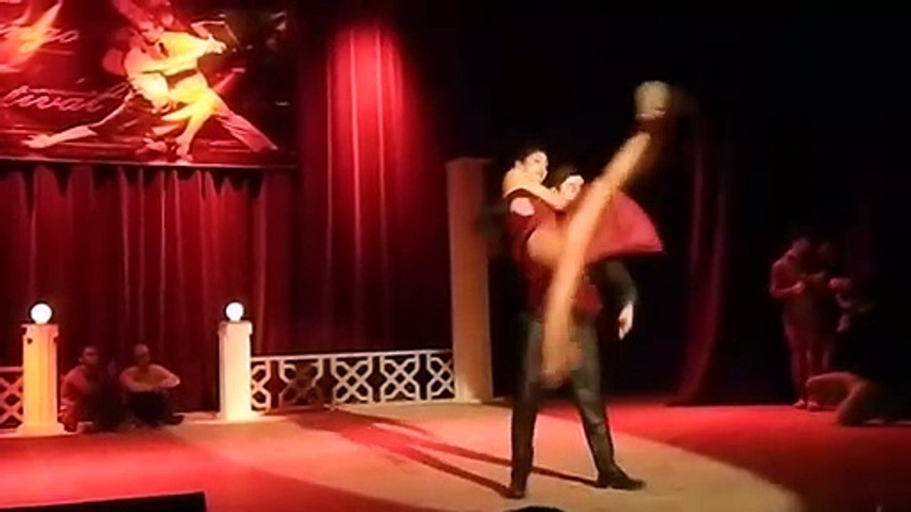 நடிகையாகும் முன் வெளிநாட்டில் சாய் பல்லவி போட்ட படுமோசமான குத்தாட்டம்