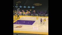 Touchdown Lakers! LeBron unleashes monster throw