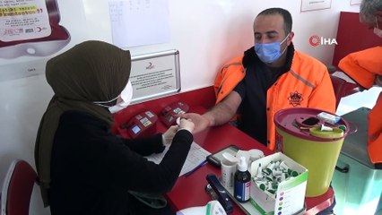 Temizlik için sıvanan kollar bu kez kan bağışı için sıvandı