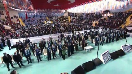 Erdoğan kongrede uzman çavuşun annesiyle konuştu: Siz bu şerefi yakaladınız